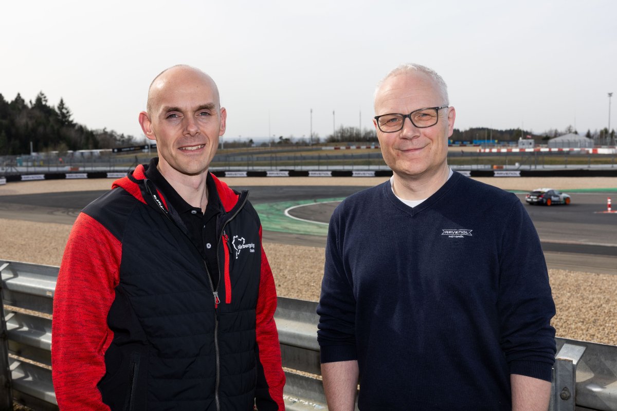 From left: Christian Stephani (Managing Director of the Nürburgring), Martin Huning (Director RAVENOL Motorsport)
